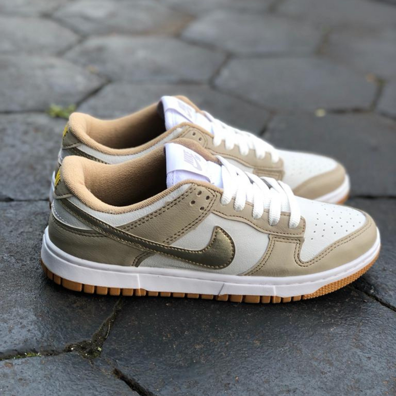 NIKE DUNK LOW - GOLD SWOOSH