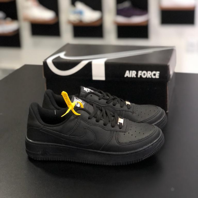 NIKE AIR FORCE - PRETO