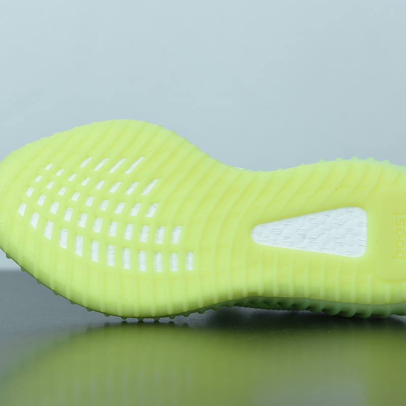 YEZZY BOOST 350 - GLOW IN DARK