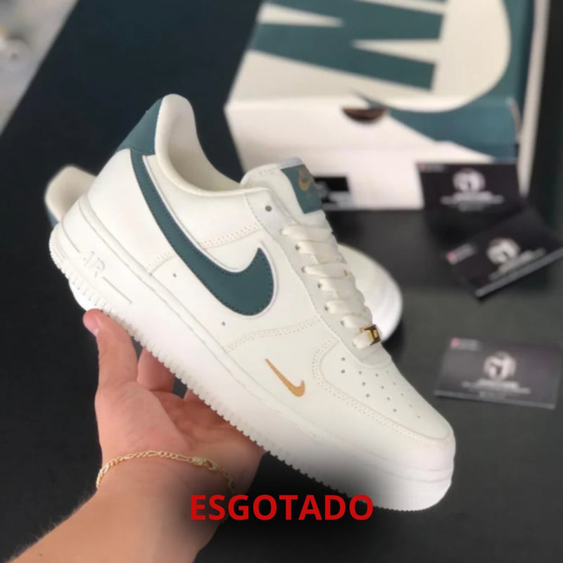 AIR FORCE 1 ESSENTIAL - BEIGE/GOLD