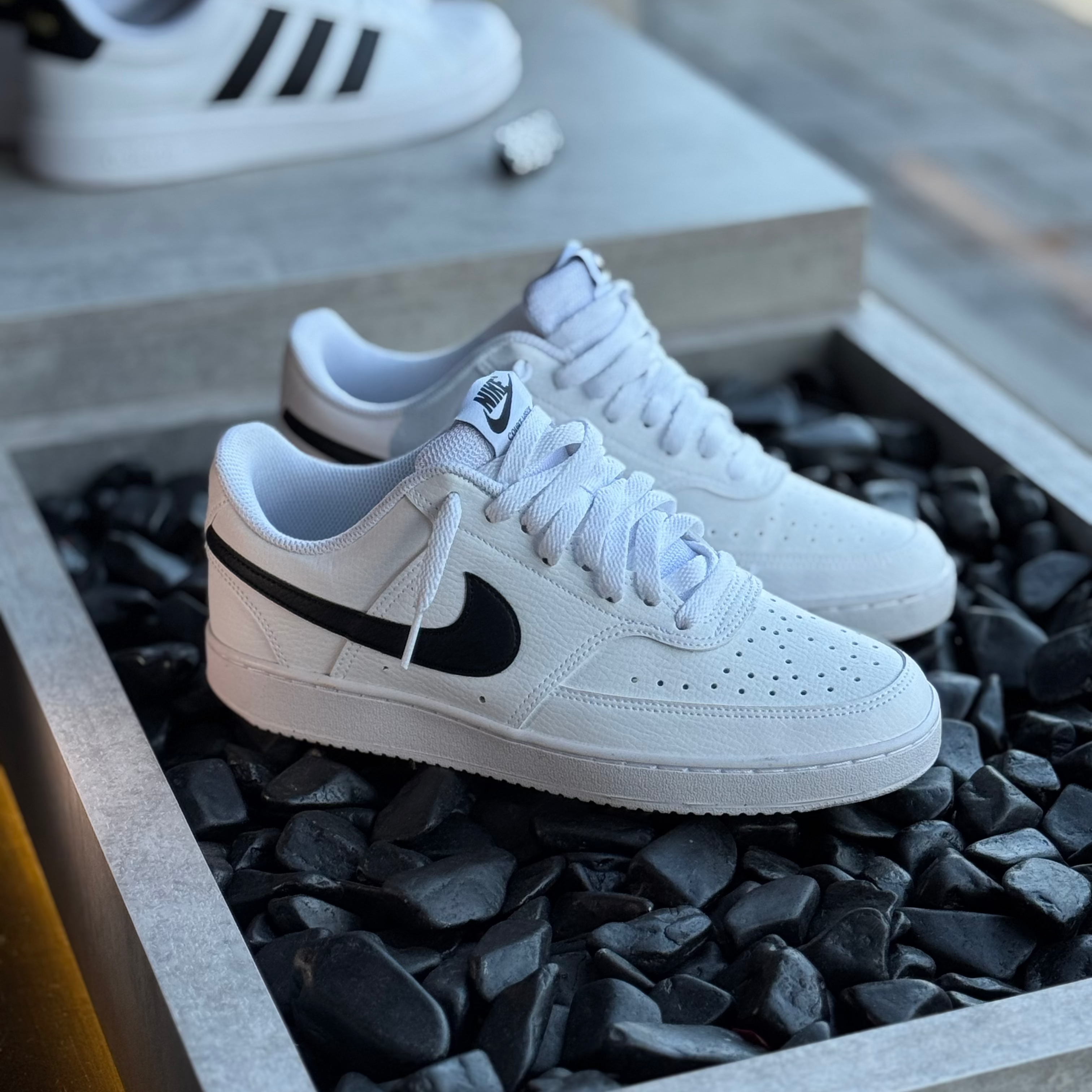 Nike Court Vision Low - Branco/Preto
