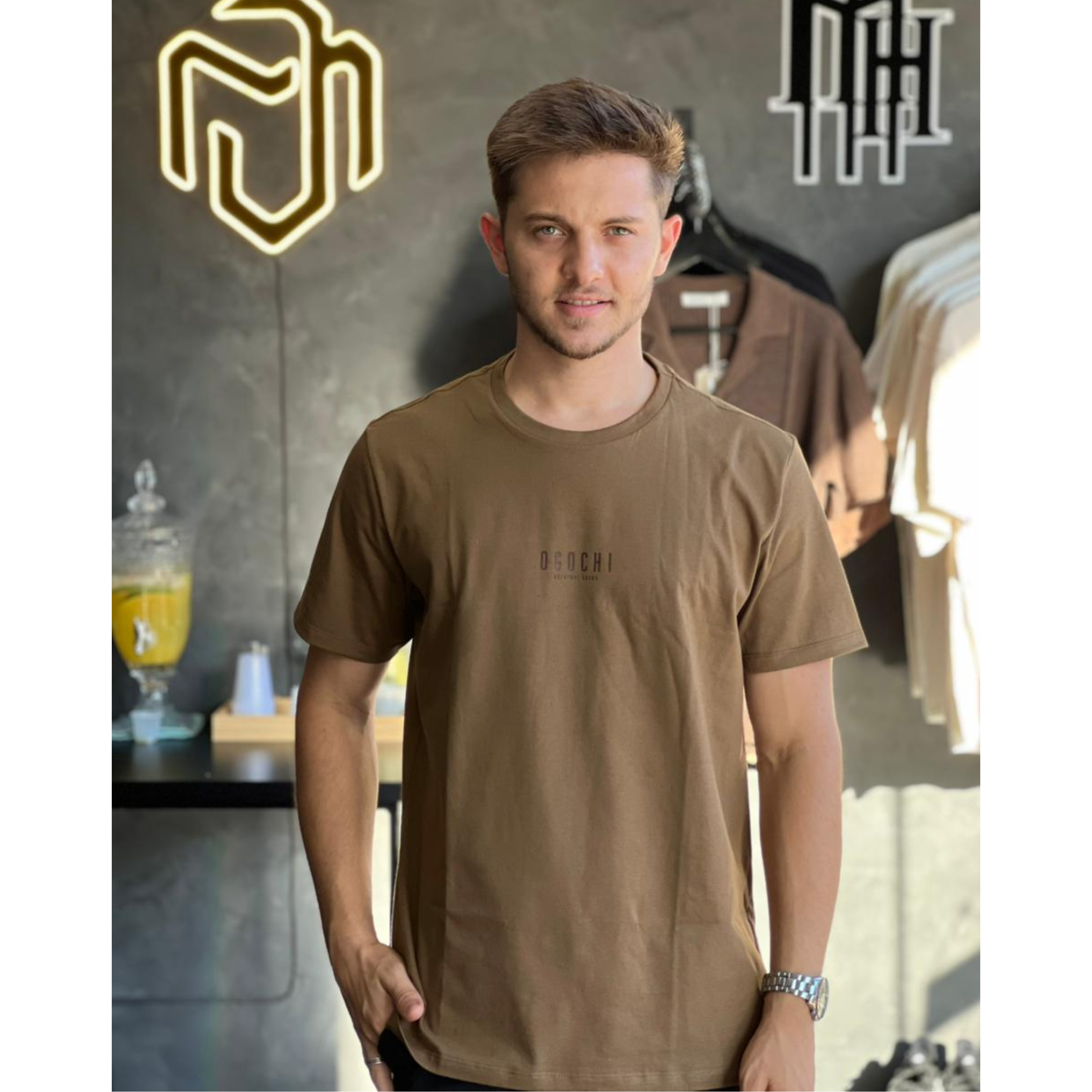 Camiseta basica Marrom - OGOCHI