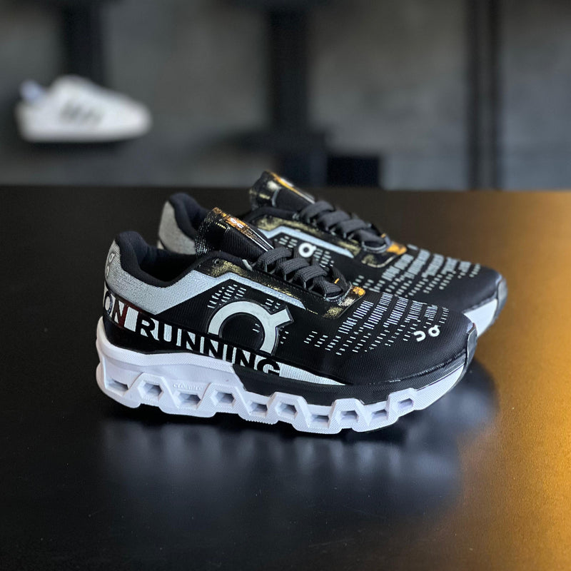 On Running - Preto/Branco