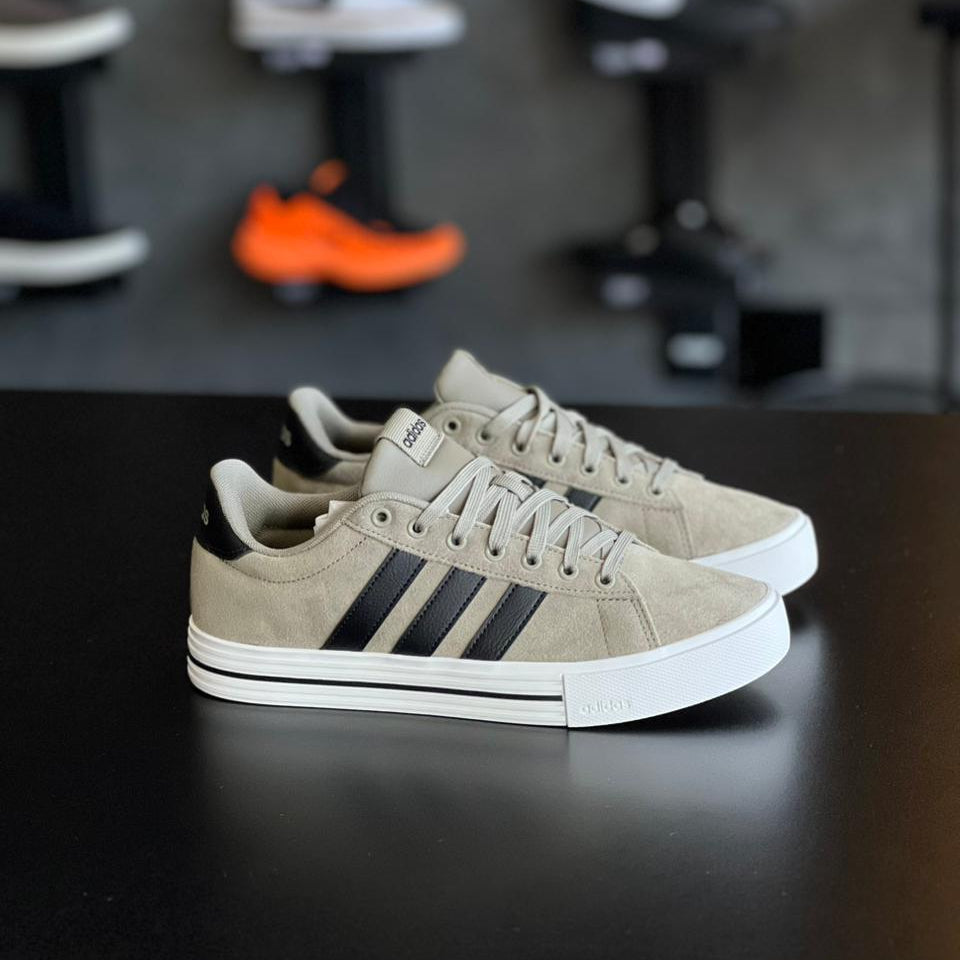 ADIDAS DAILY 4