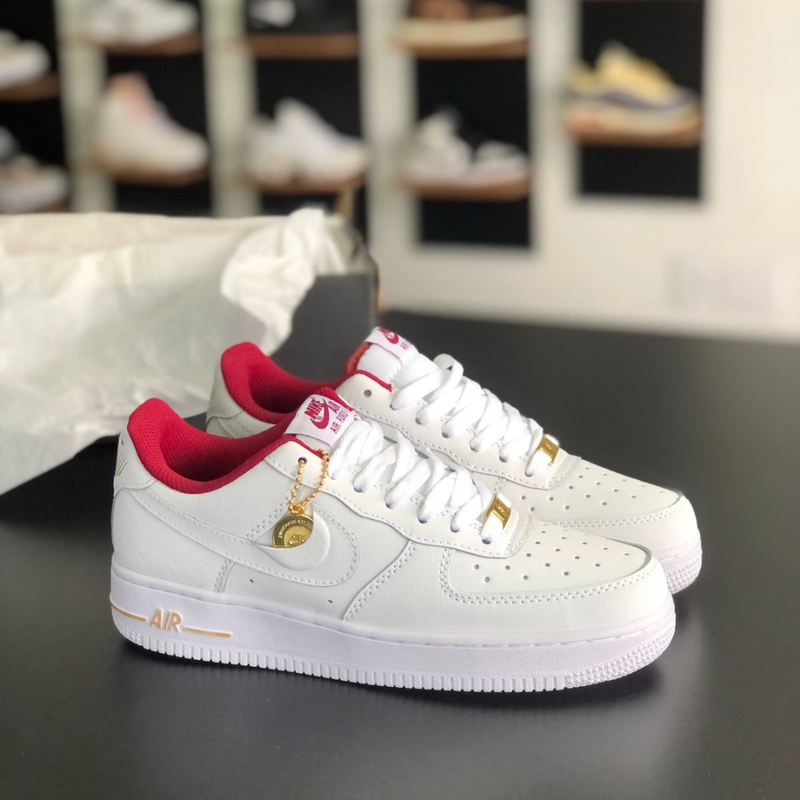 NIKE AIR FORCE 1 • JUST DO IT SW TEAM RED