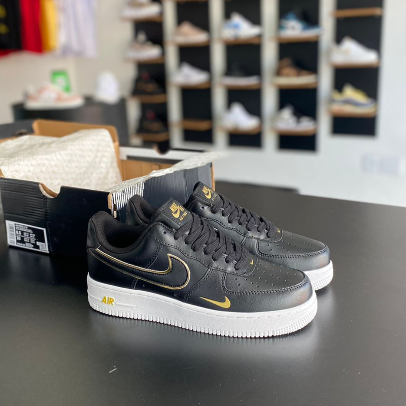 Air Force 1´07 - Black/Gold