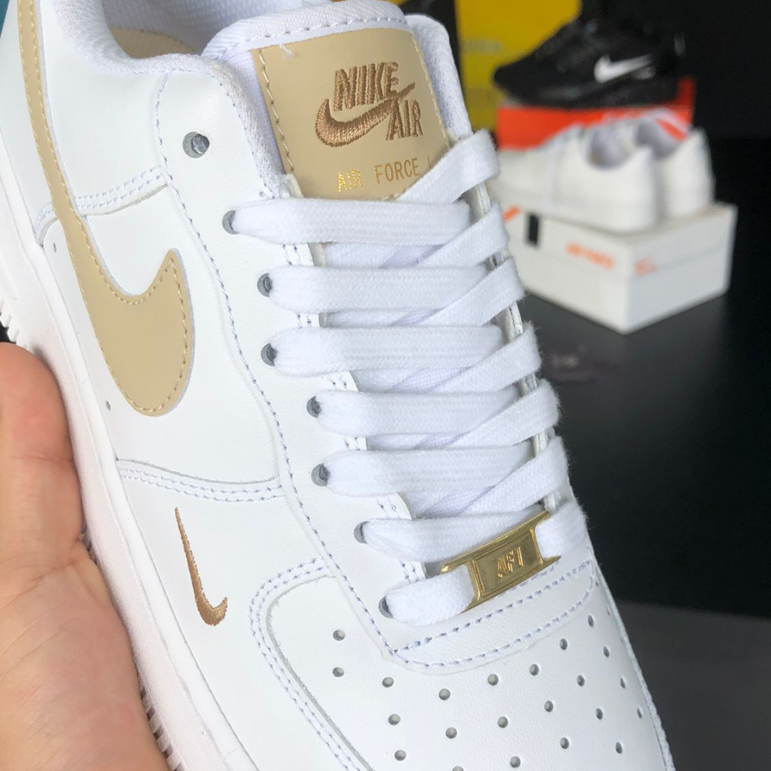 Nike 2024 white beige