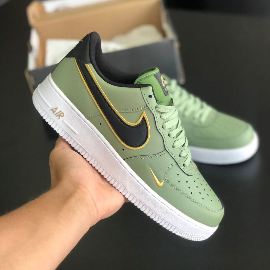 Nike air force 1 essential sales low green