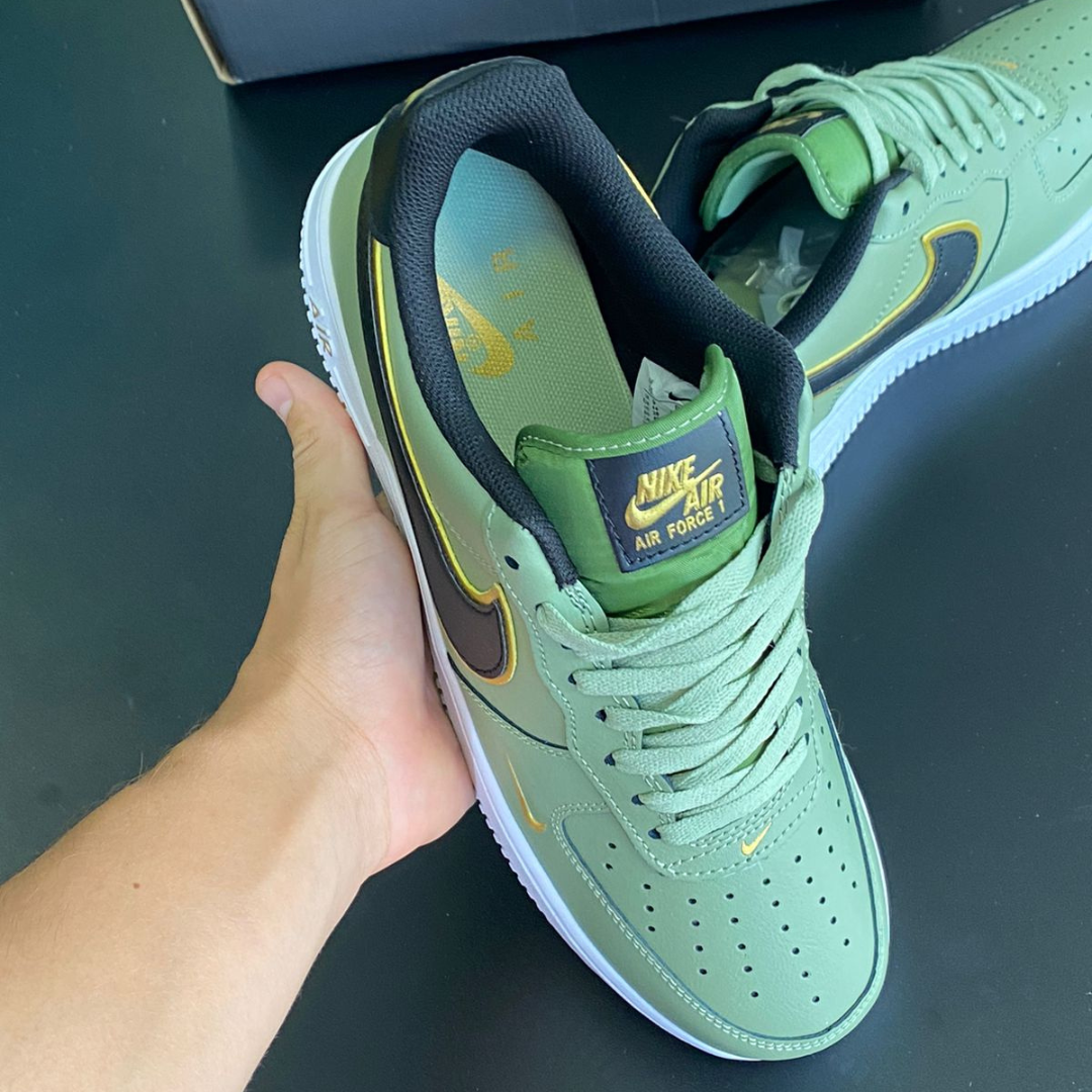 Nike men olive green sales