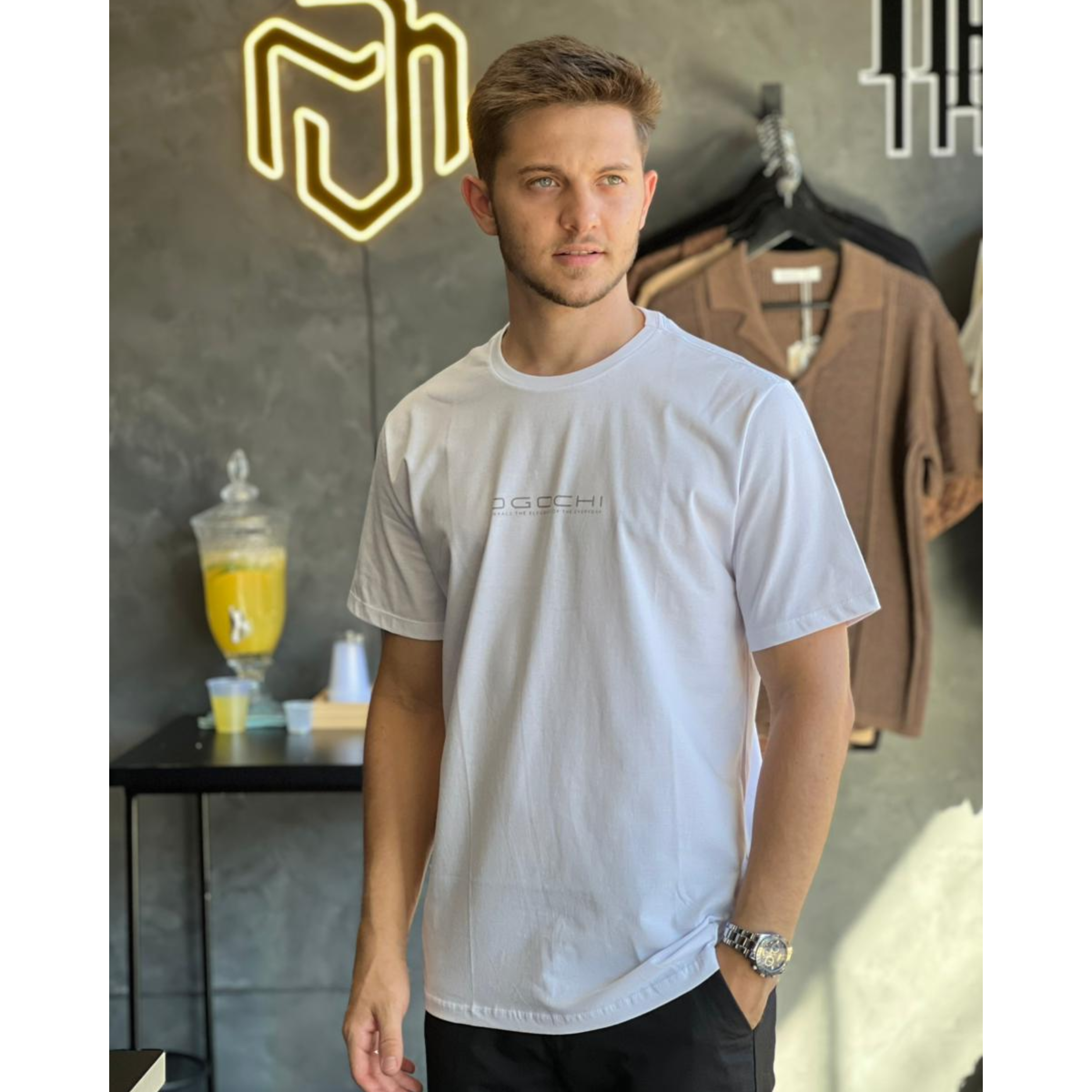 Camiseta branca Minimalista - OGOCHI