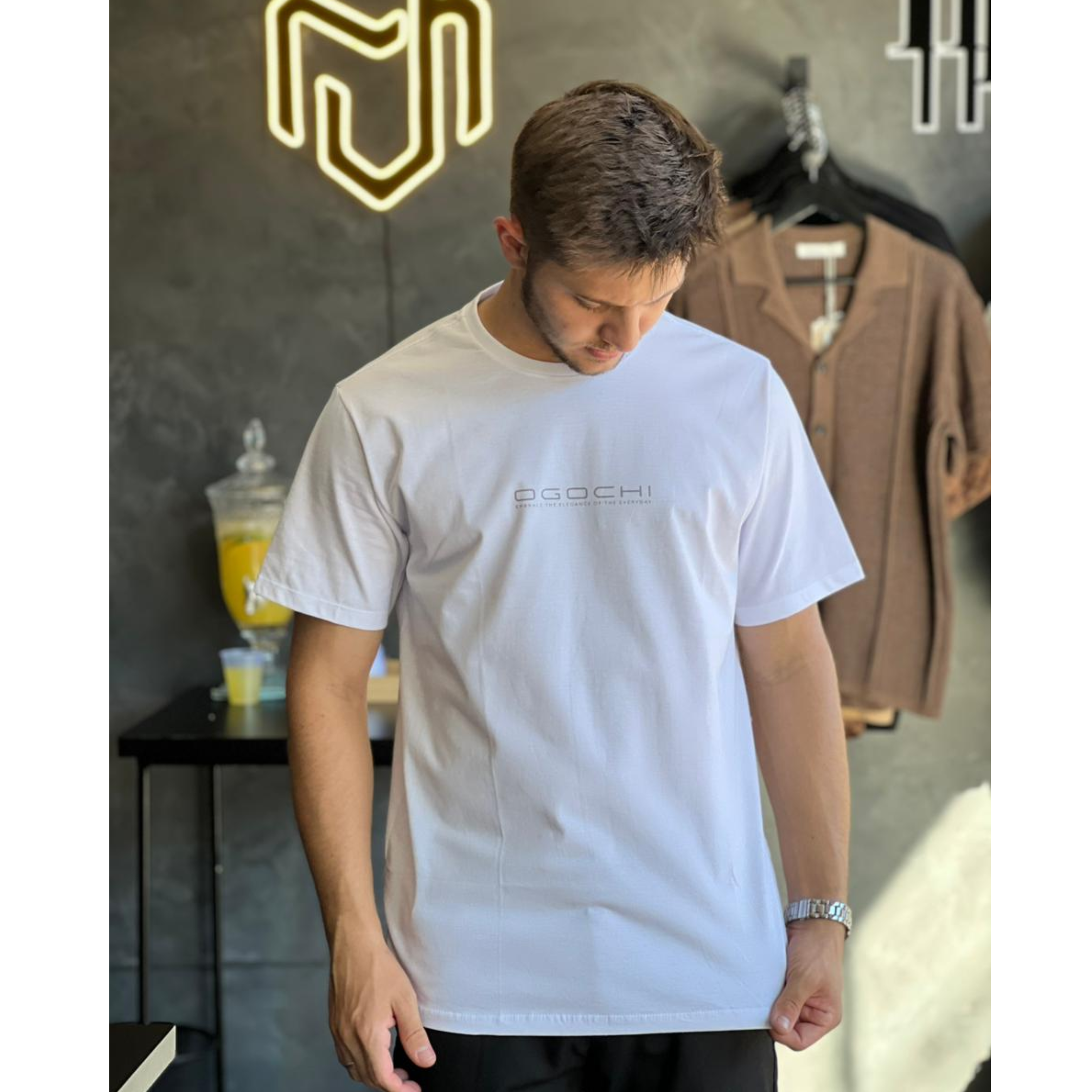 Camiseta branca Minimalista - OGOCHI