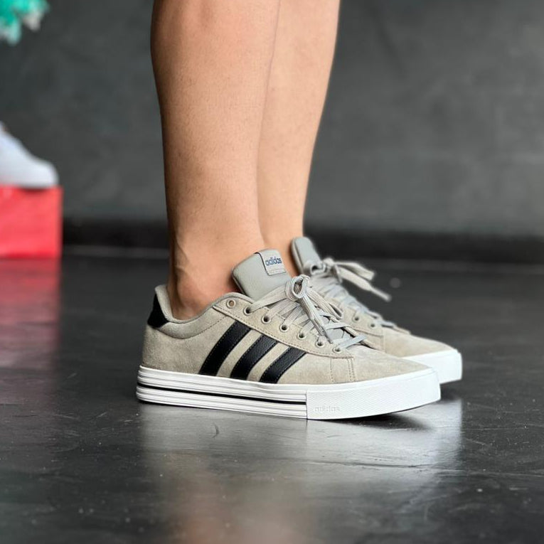 ADIDAS DAILY 4