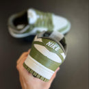 Dunk Low 1 "Olive Green" - Edição Exclusiva