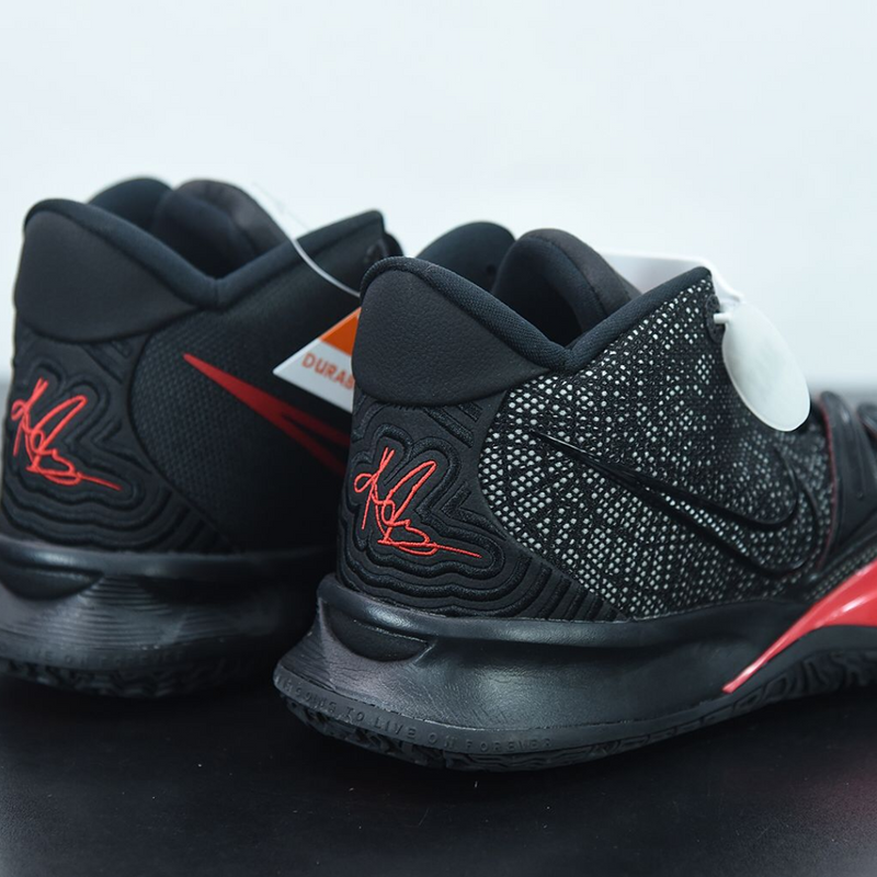 NIKE Kyrie 7 - Bred