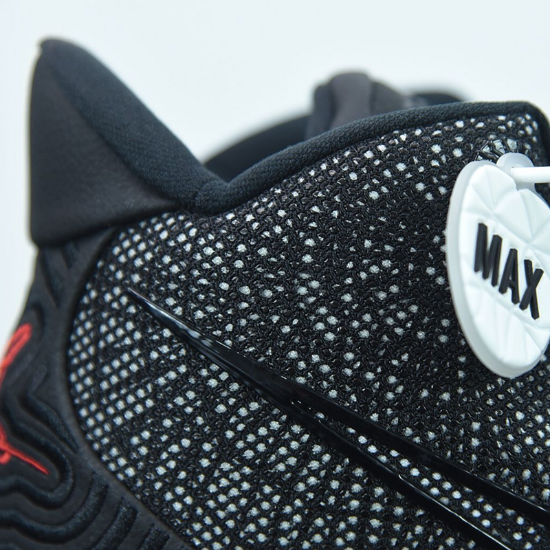 NIKE Kyrie 7 - Bred