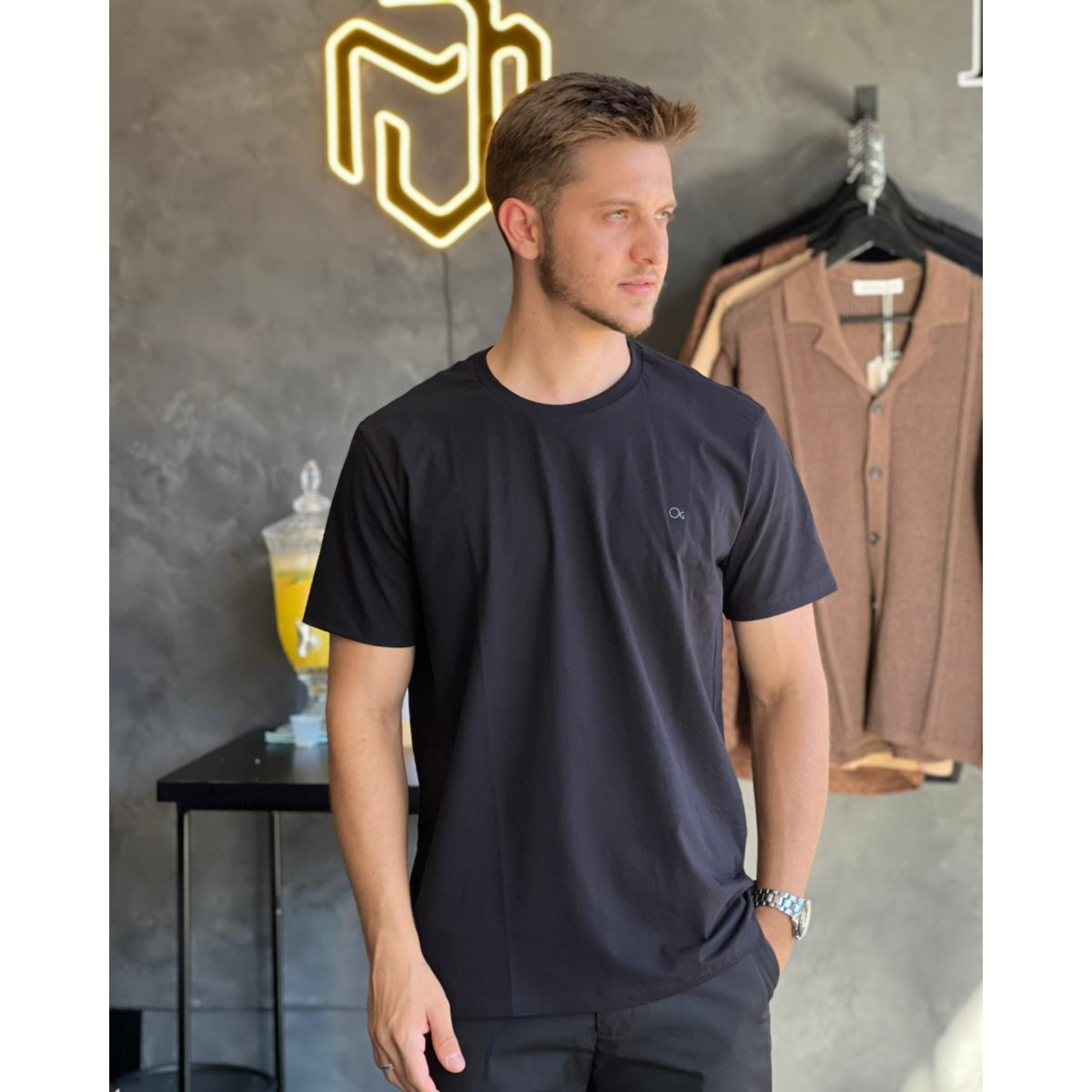 Camiseta básica preta - OGOCHI
