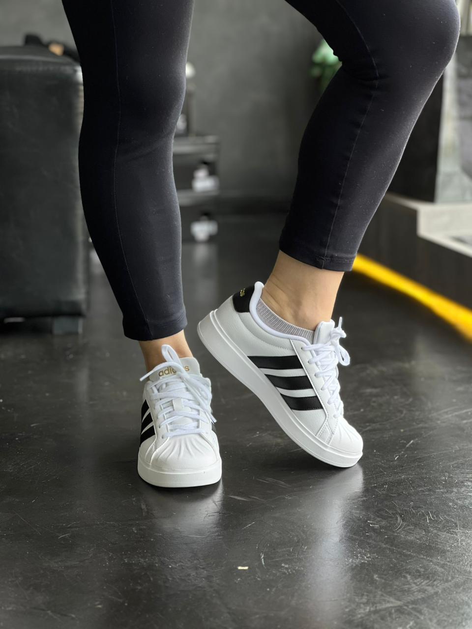 Adidas Street talk - Branco/Preto