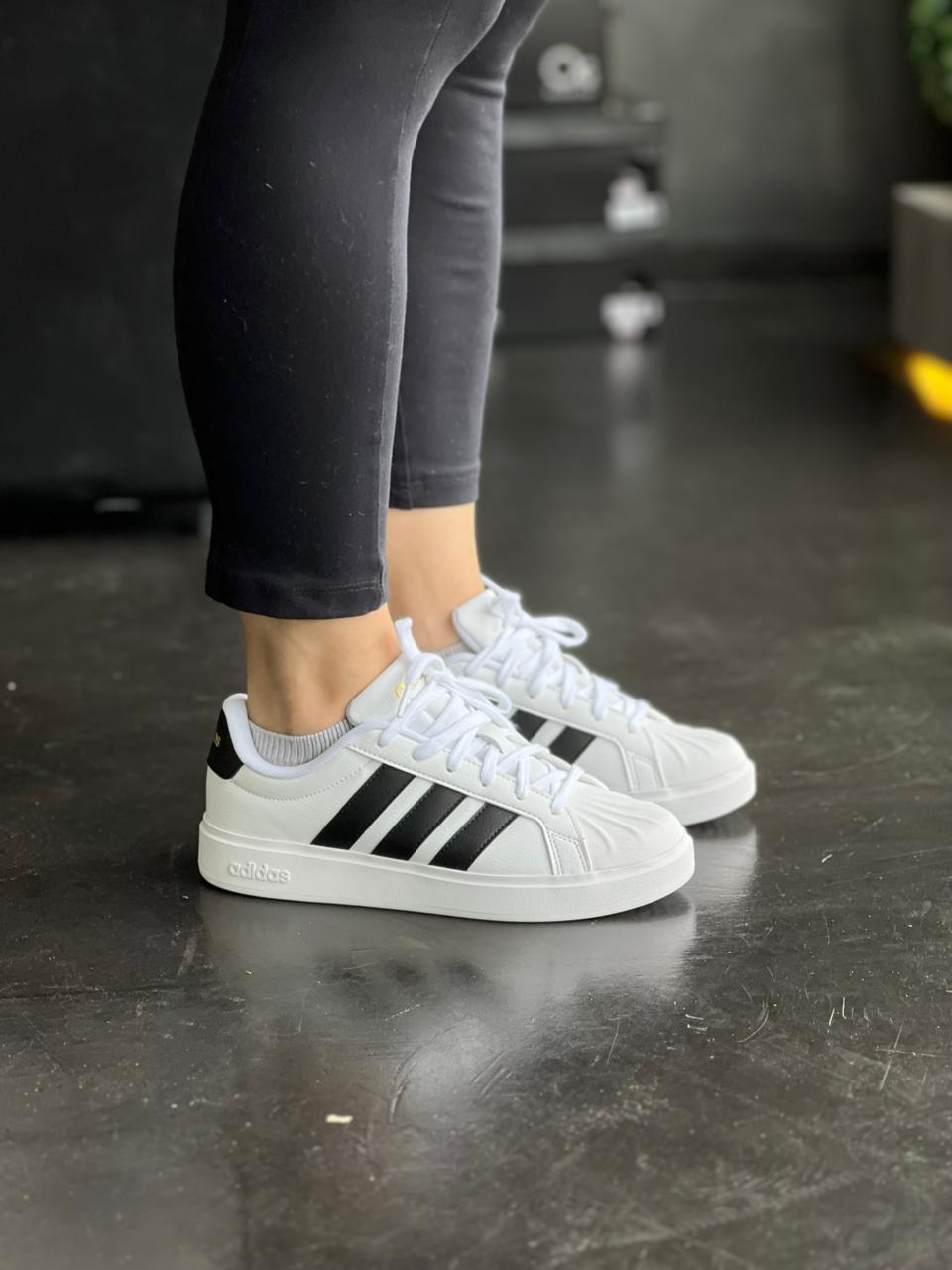 Adidas Street talk - Branco/Preto