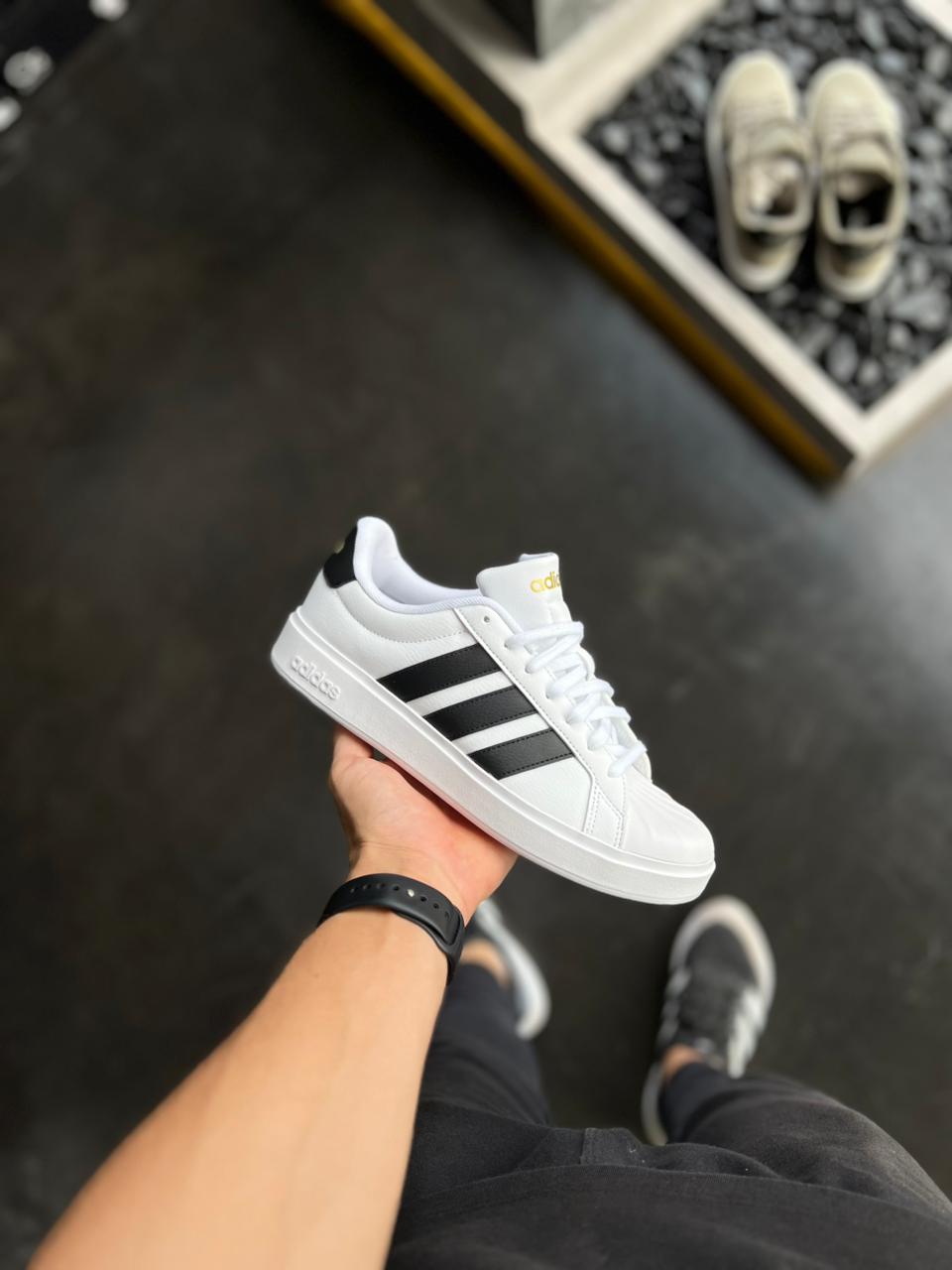 Adidas Street talk - Branco/Preto