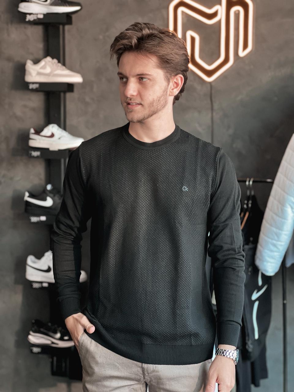 Sueter Preto Ogochi (texturizado)