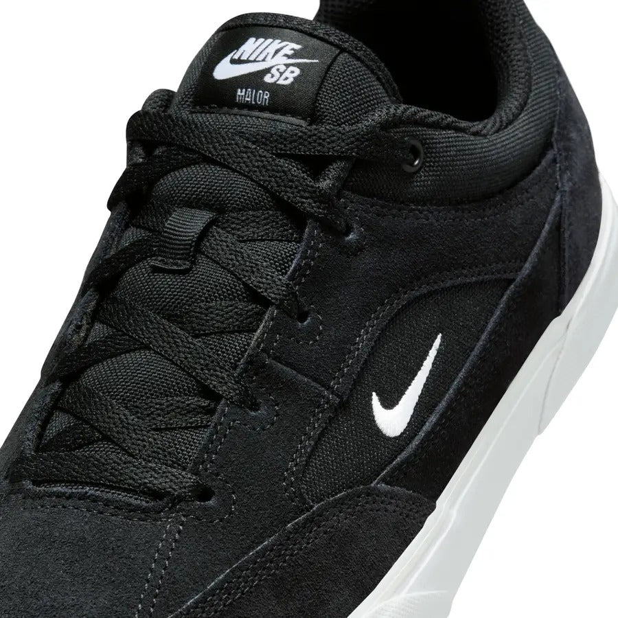 Nike Malor - Preto/Branco