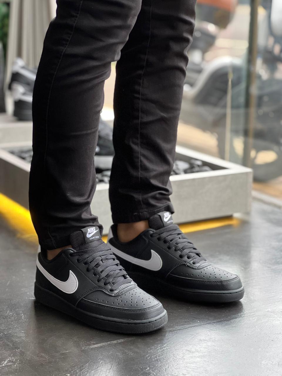 NIKE TENIS COURT VISION LOW -PRETO/BRANCO
